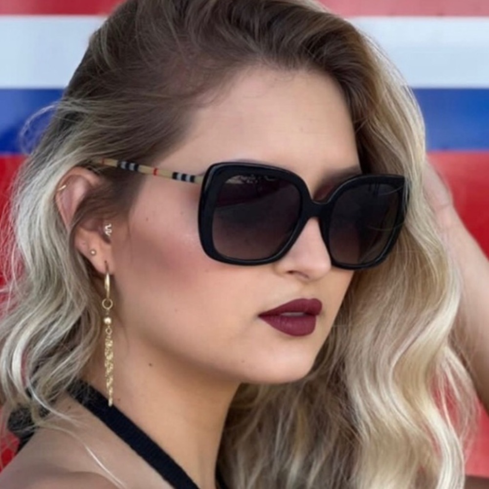 Burberry Sunglasses, New 235 - Picture 4 of 11